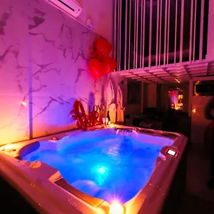 Bono Jacuzzi & Appartement Saint-Laurent-du-Var